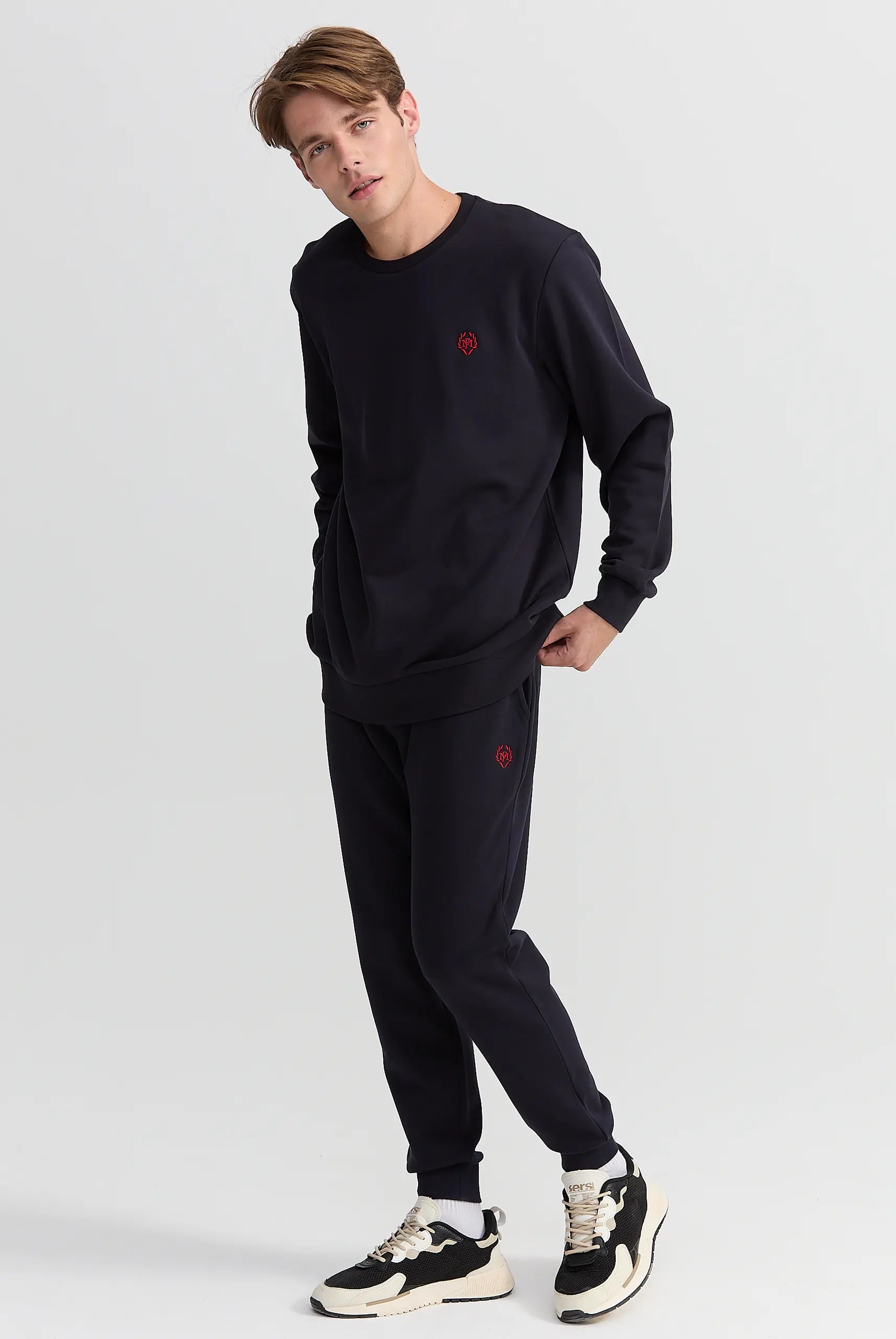 Wilson : Pantalon de survêtement Brodé du Logo Emblématique - Image 25